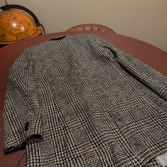 Elegant Viggo Glen Plaid Topcoat – Size 40 REG - Picture 4 of 13